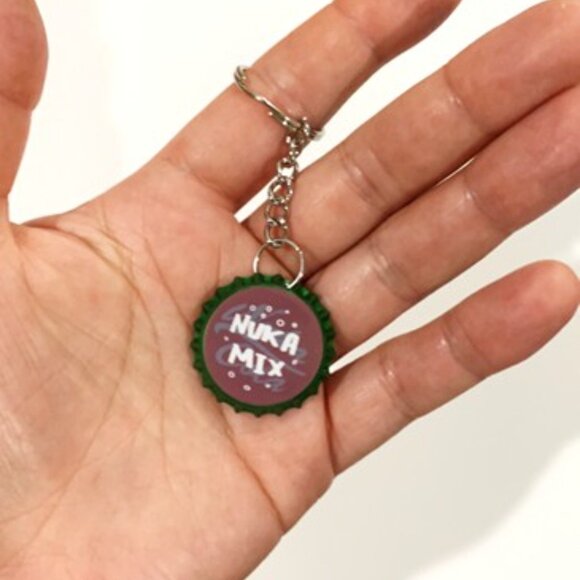 Fallout 4 Nuka Mix Cap Keychain - 3.5inch Gaming Keychain - Picture 5 of 7